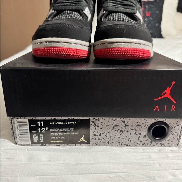 Jordan 4 Bred - Picture 2 of 7